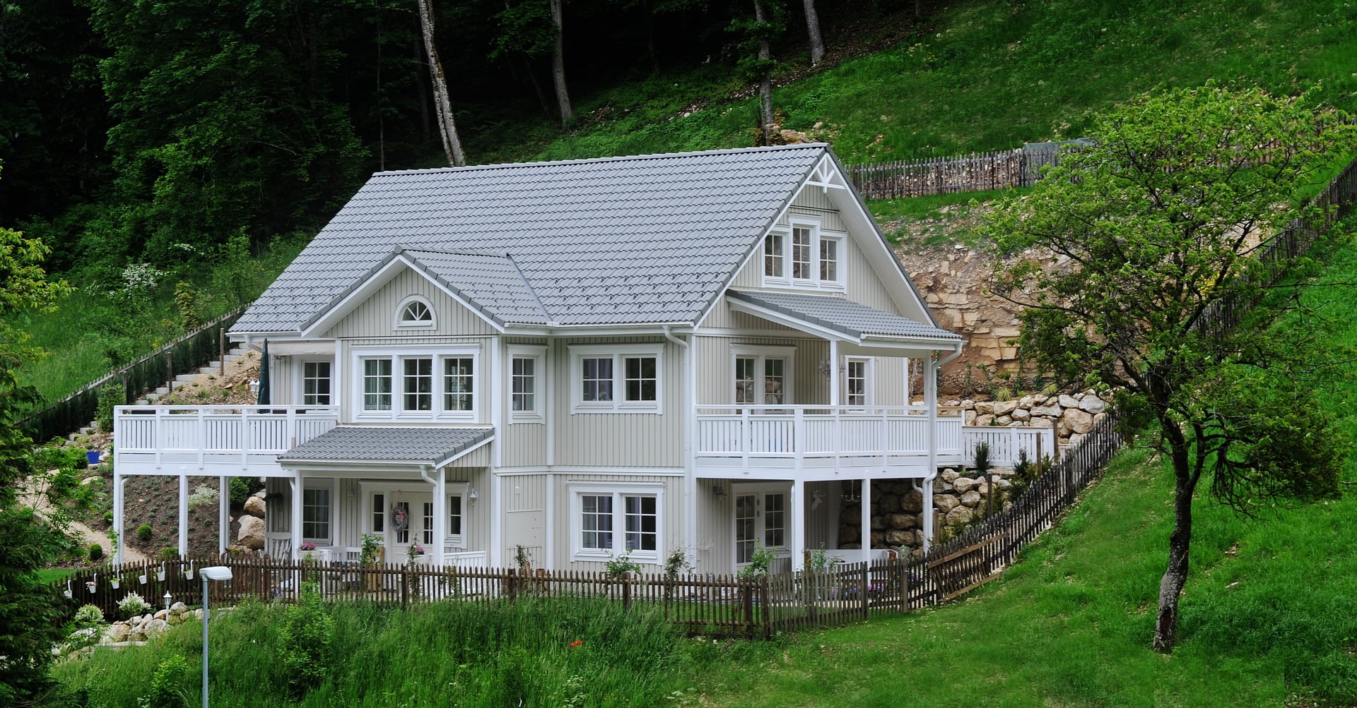 Alvarkadeh woodenvilla 16